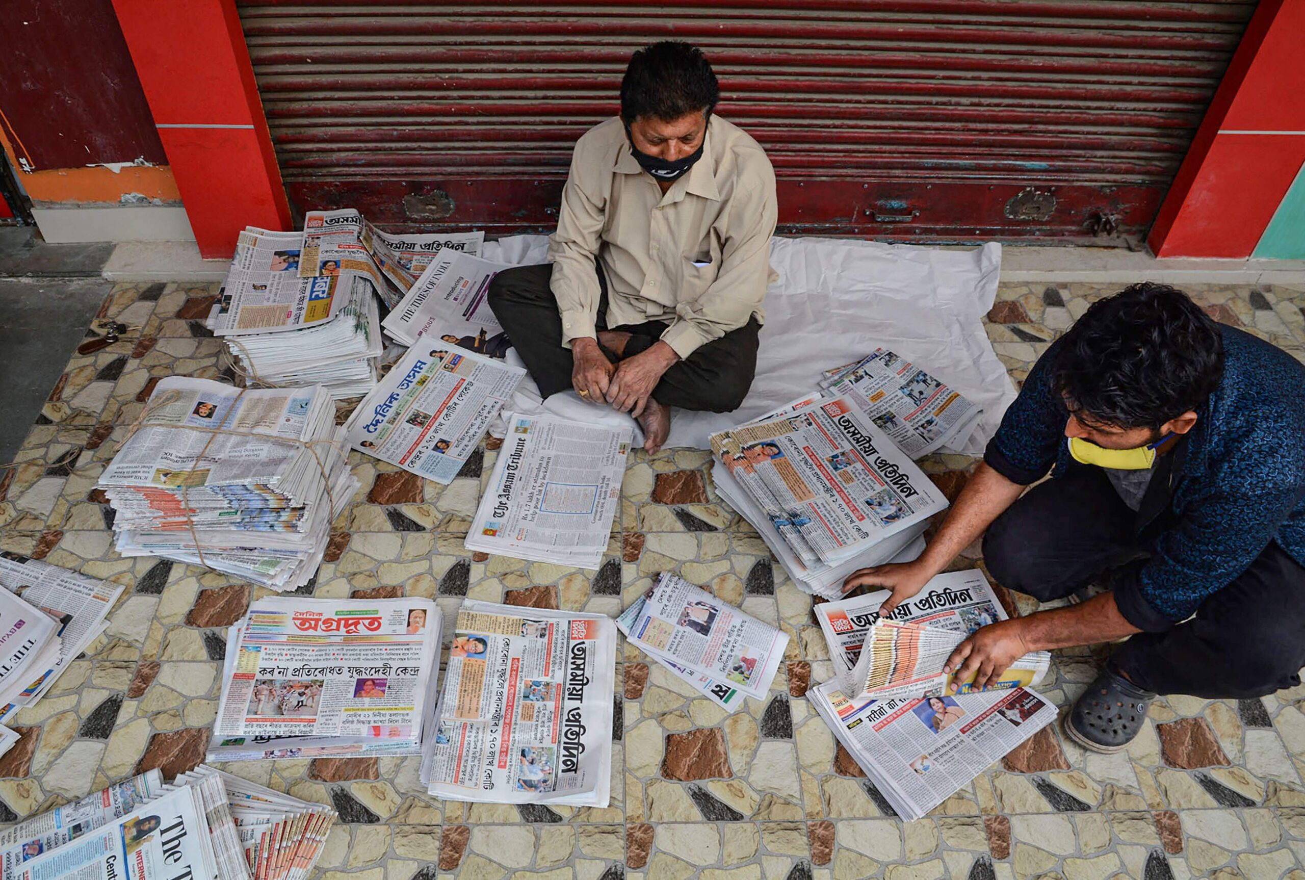Newspaper 10. Газеты Индии. Индия пресса. Самые популярные газеты в Индии. Индийская газета на английском.